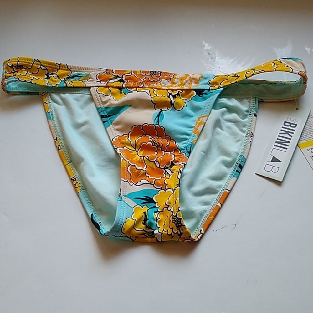NWT Bikini lab women's size Medium Swimwear bottoms Summer